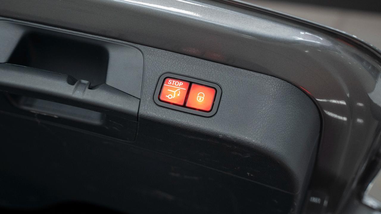 Mercedes-benz GLB 200 7 POSTI PREMIUM PLUS AMG TETTO LUCI XENO NAVI FULL