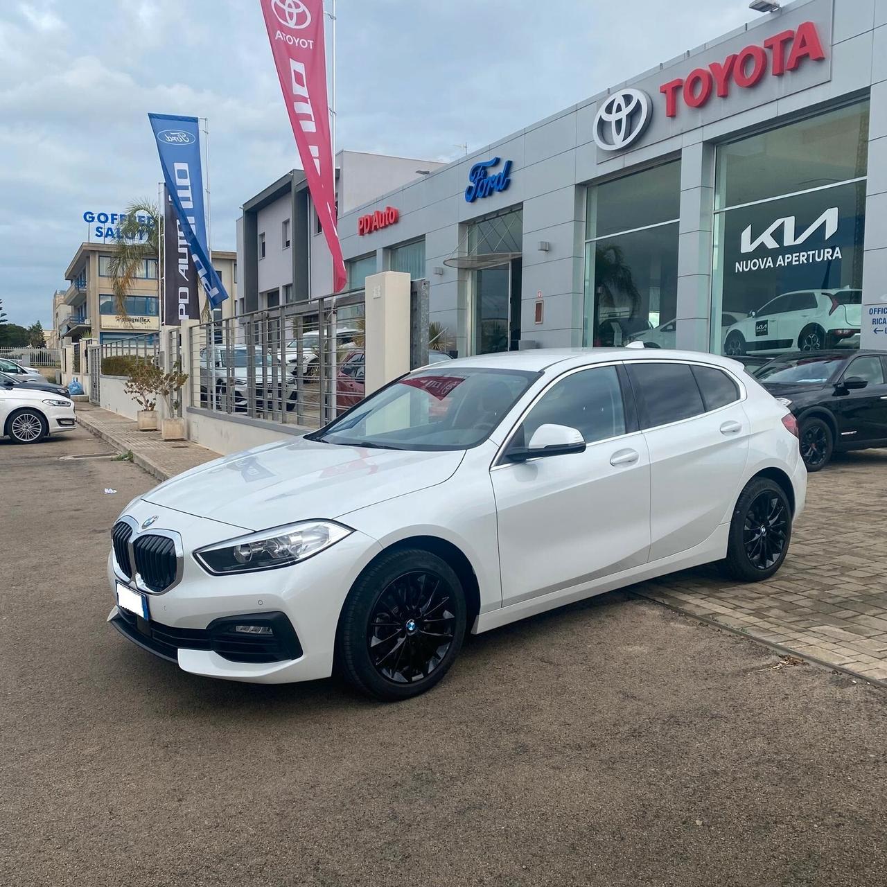 Bmw 116 116d 5p. Business Advantage
