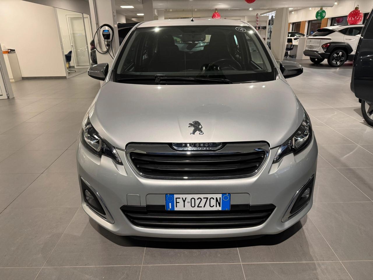 PEUGEOT 108 VTi 72 5 porte Allure