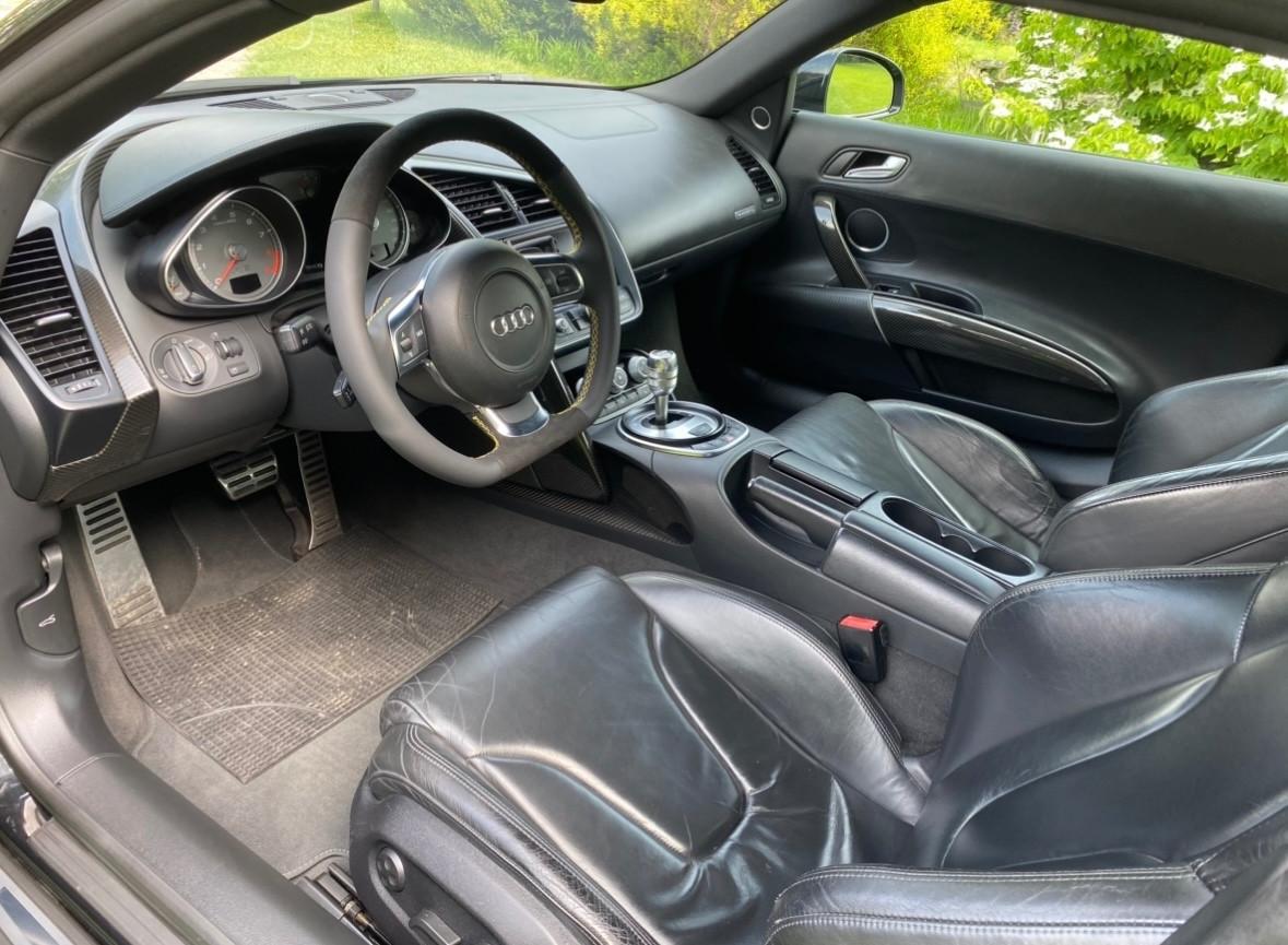 Audi R8 allestimento Full Carbonio