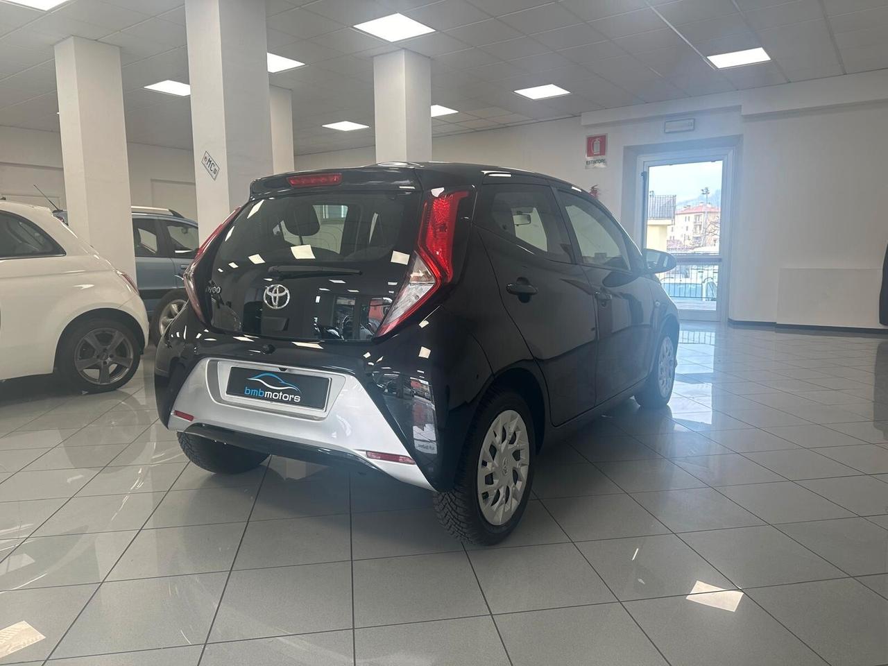Toyota Aygo Connect 1.0 VVT-i 72 CV 5 porte x-clusiv MMT