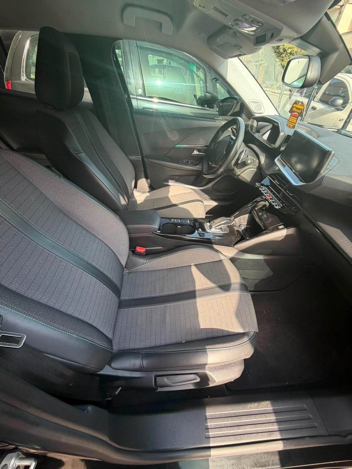 Peugeot 2008 PureTech 130 S&S Allure Pack