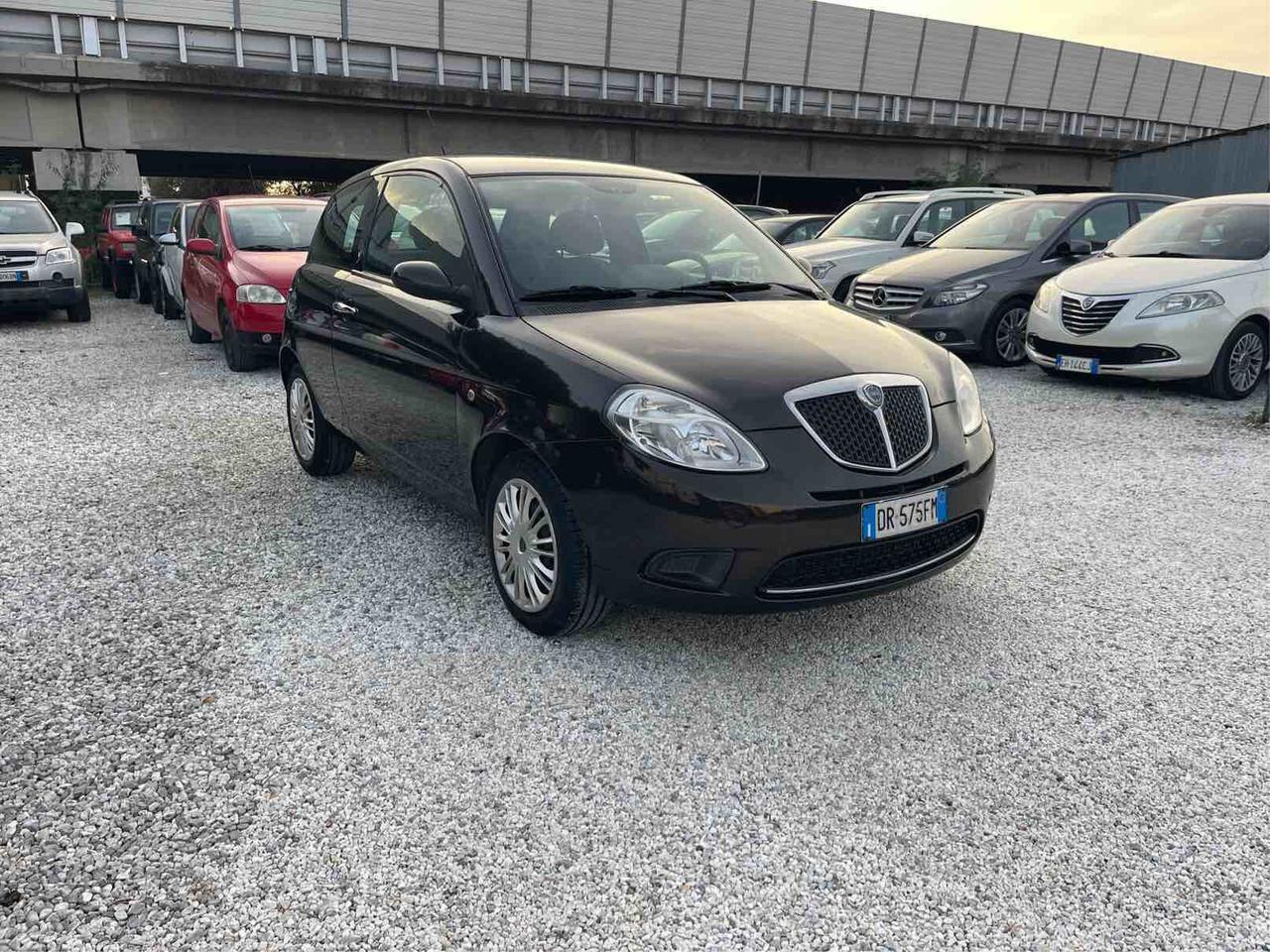 LANCIA YPSILON - PER NEOPATENTATI