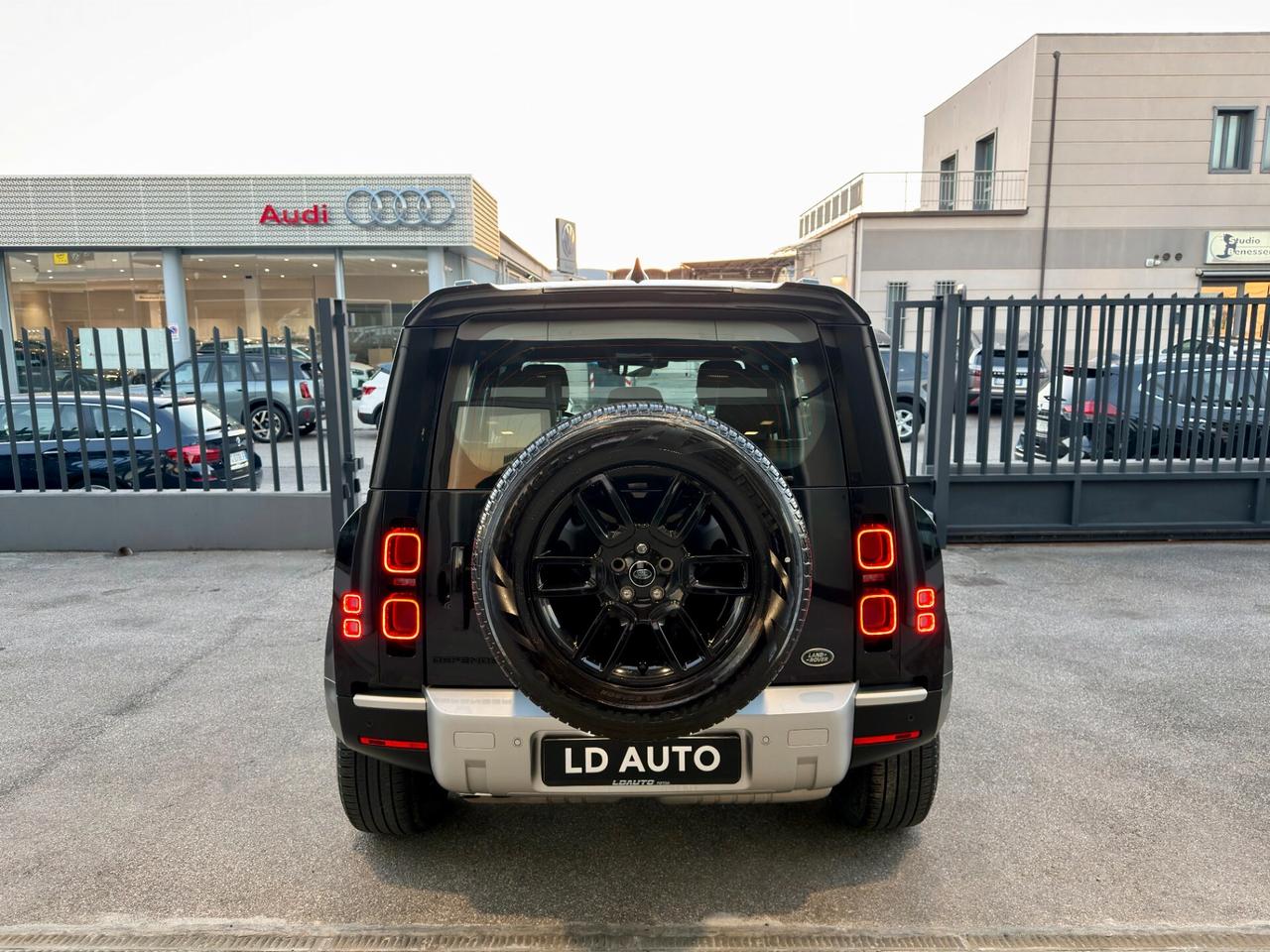 Land Rover Defender 110 3.0D I6 250 CV AWD Auto SE