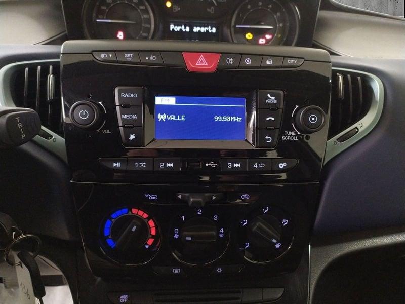 Lancia Ypsilon 1.0 firefly hybrid Silver Plus s&s 70cv