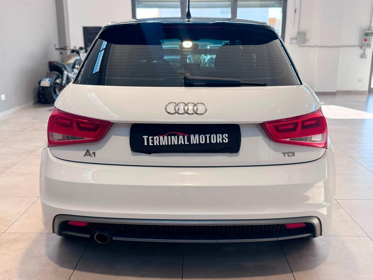 Audi A1 SPB 1.6 TDI Admired 90cv S-LINE