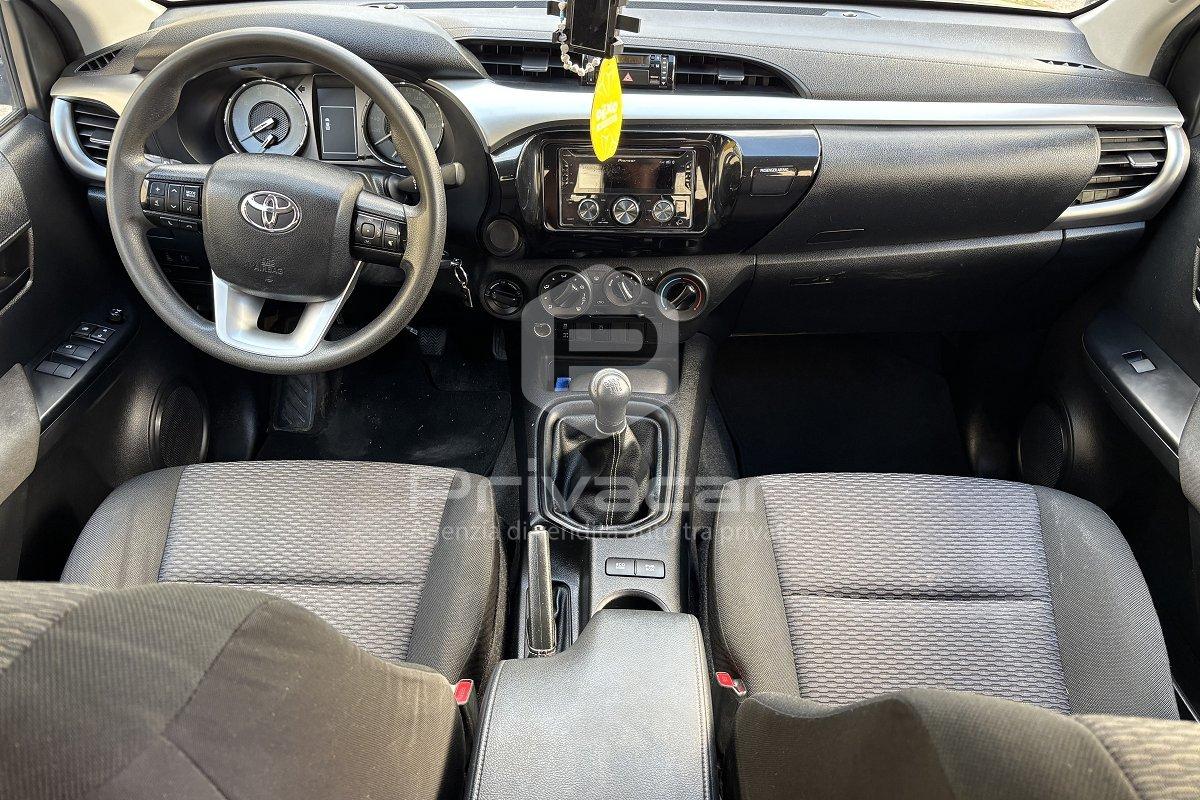 TOYOTA Hilux 2.4 D-4D 4WD 4 porte Double Cab Lounge