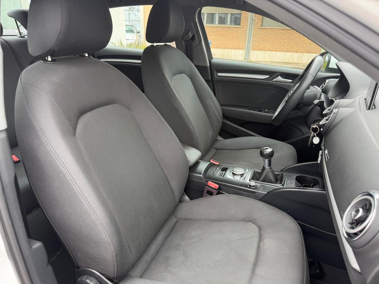 Audi A3 Sedan 30 TDI Admired