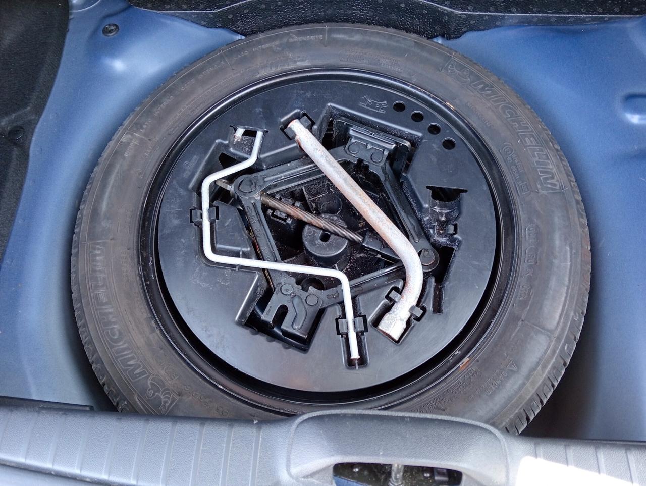 Peugeot 208 1.2VTi 82CV 5p. Allure UNIPROPRIETARIO