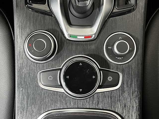 Alfa Romeo Stelvio 2.0 Turbo 200 CV AT8 Q4 Executive