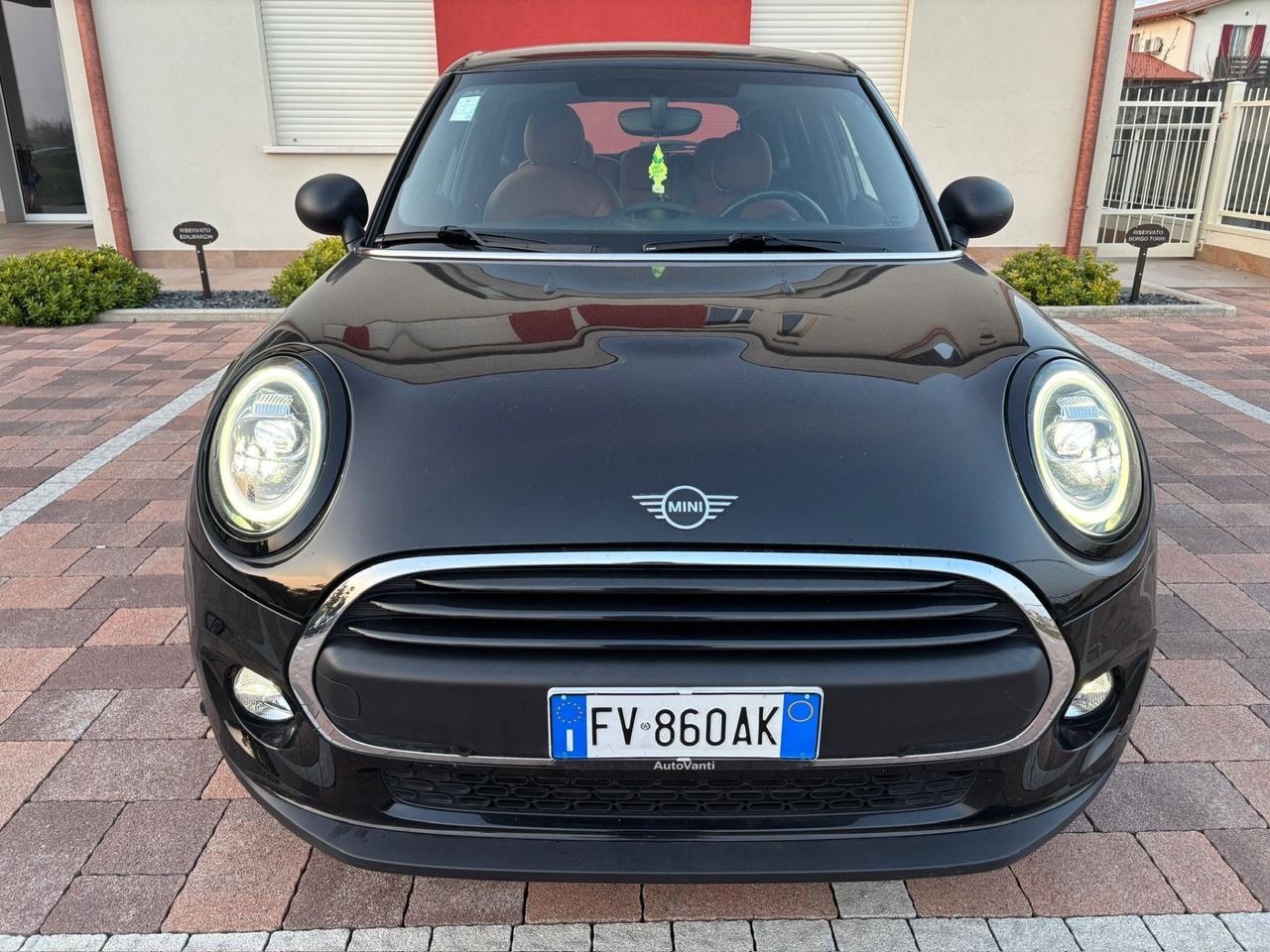 Mini 1.5 One Baker Street 48.768 km!