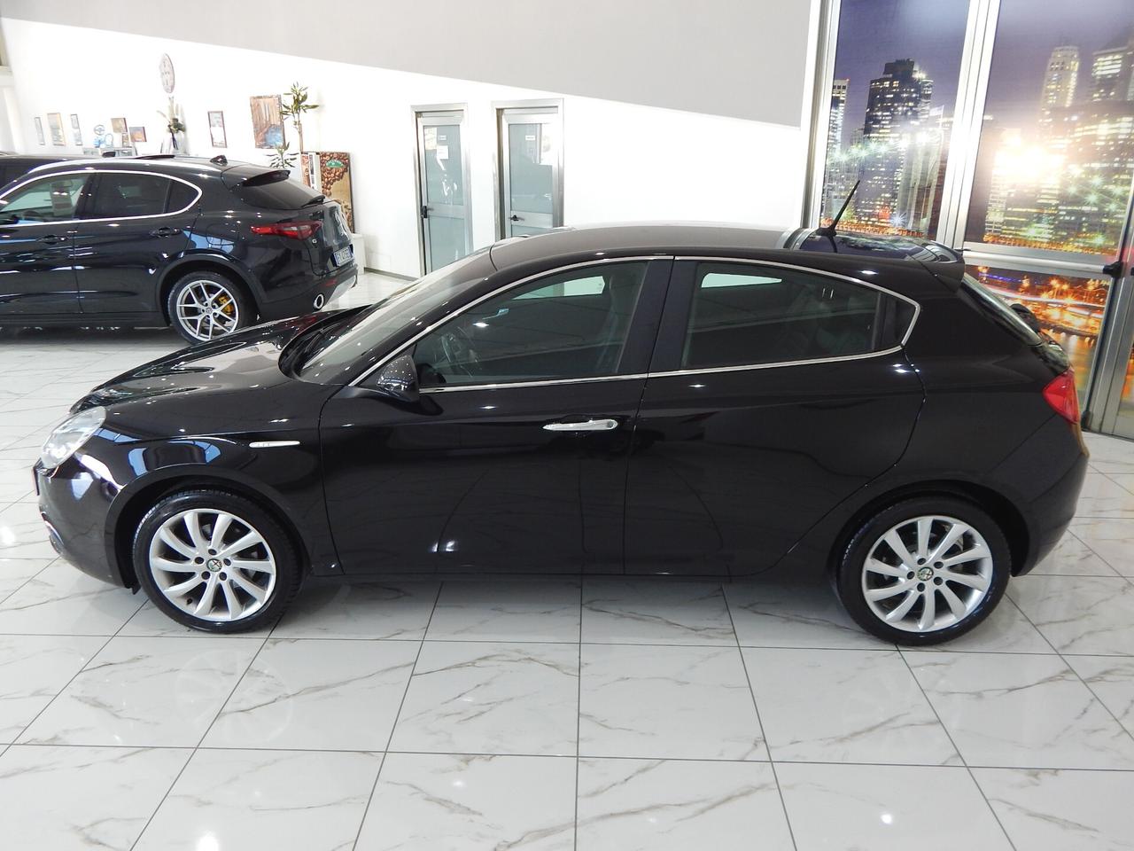 Alfa Romeo Giulietta 1.6 jtdm Distinctive 120cv NAVI-PELLE-PARK-LED