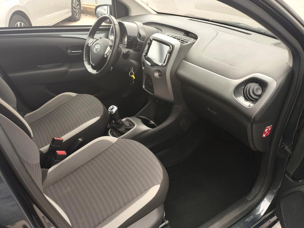 Toyota Aygo Connect 1.0 72 CV 5 porte x-play
