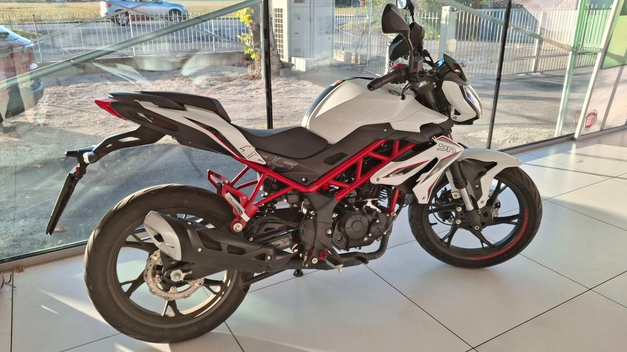 Benelli BN 125