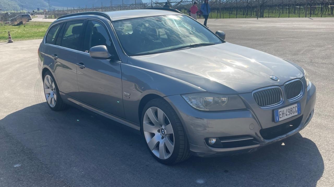 BMW 320D TOURING XDRIVE MANUALE - 2011