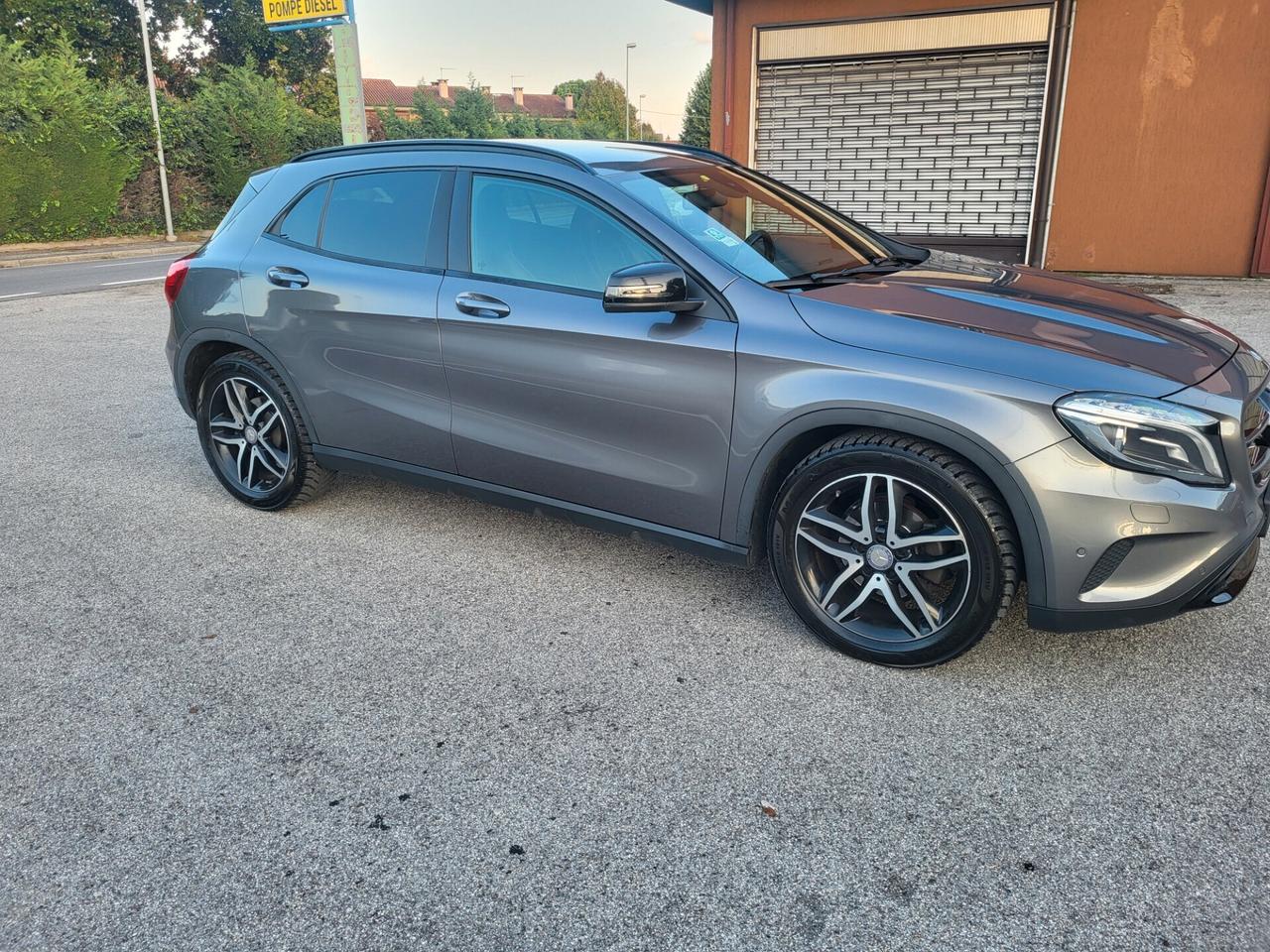 Mercedes-benz GLA 200