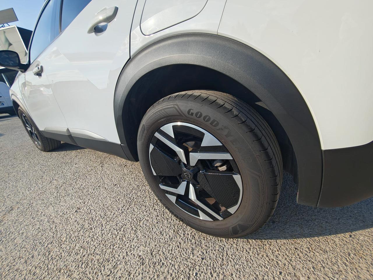 Peugeot 2008 PureTech 130 S&S EAT8 Allure