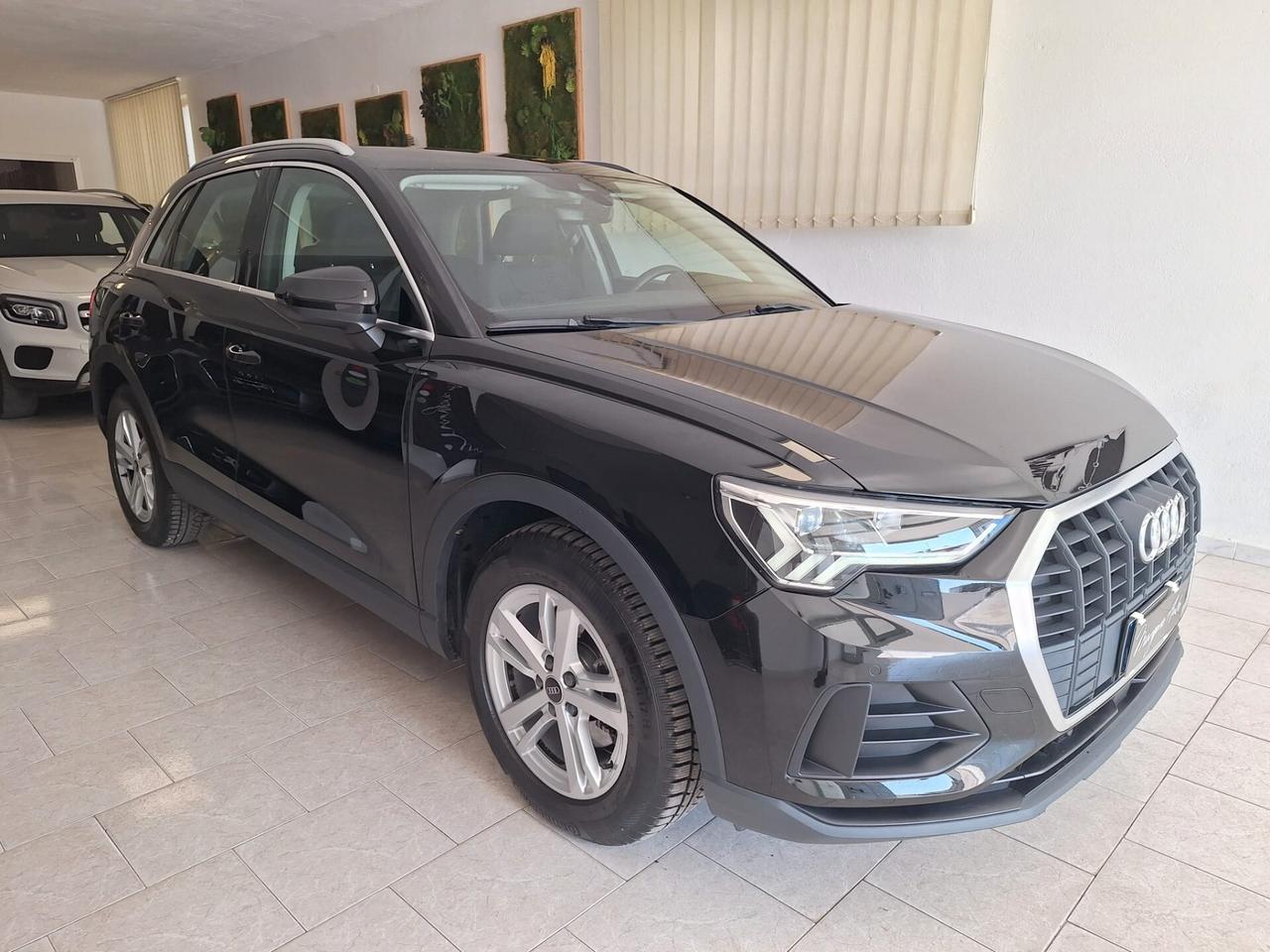 Audi Q3 35 TDI S tronic Business