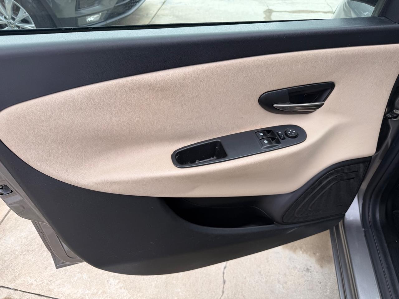 LANCIA YPSILON 1.3 MJT S&S 95CV EURO 6/ GOLD 5porte