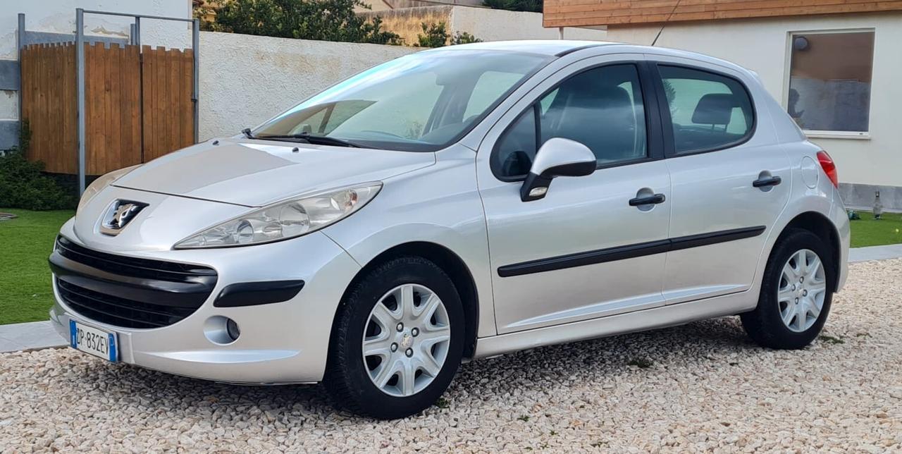 Peugeot 207 1.4 8V 75CV 5p. X Line