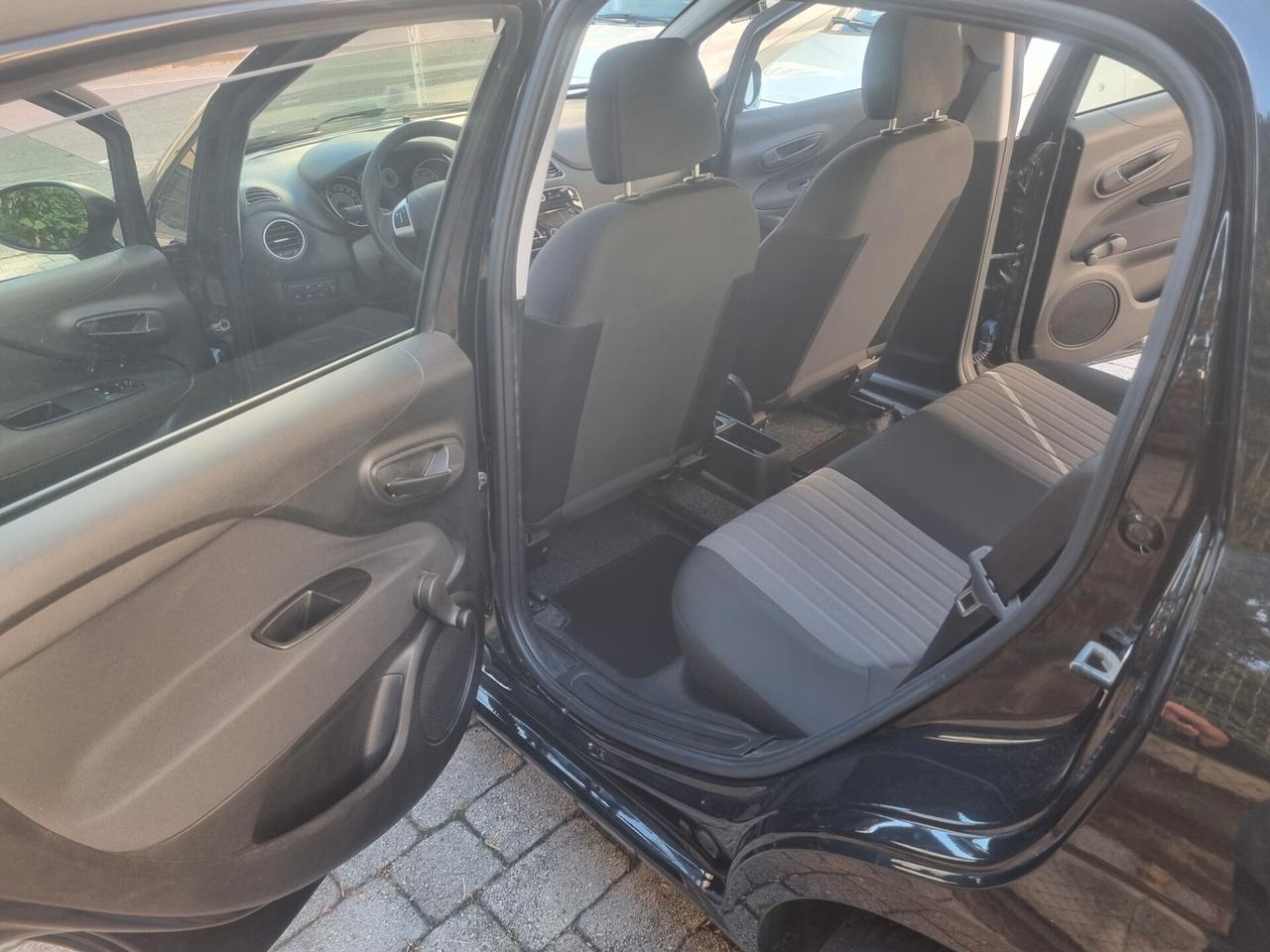 Fiat Punto 1.2 8V 5 porte anno2018 1propr. neopat