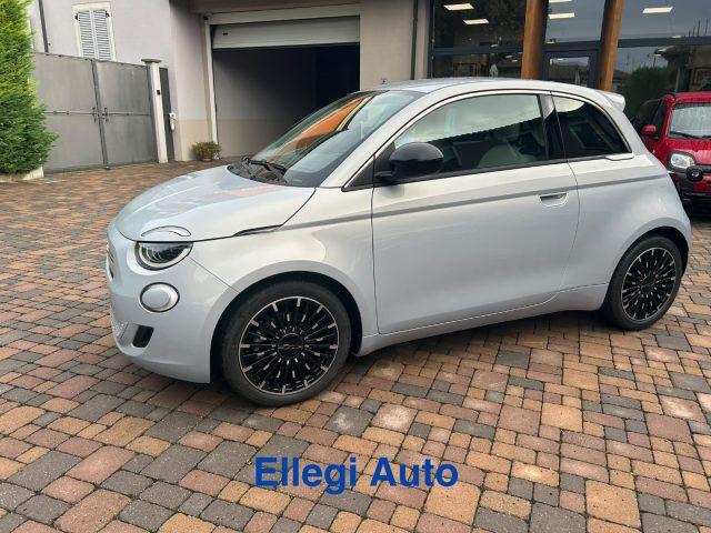 FIAT 500 Berlina Hybrid Icon KM0 + PACK STYLE