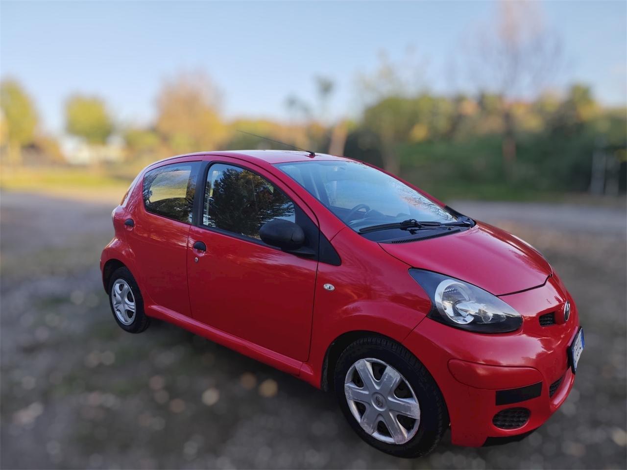 TOYOTA AYGO 1.0 benzina - POCHI KM - 2011