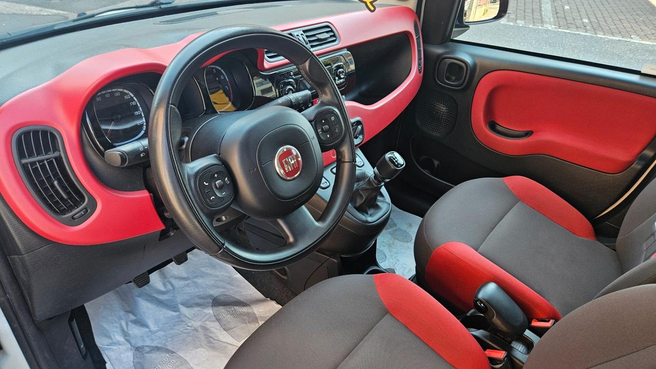 Fiat Panda 1.2 Lounge 69cv 5 POSTI-NEOPATENTATI