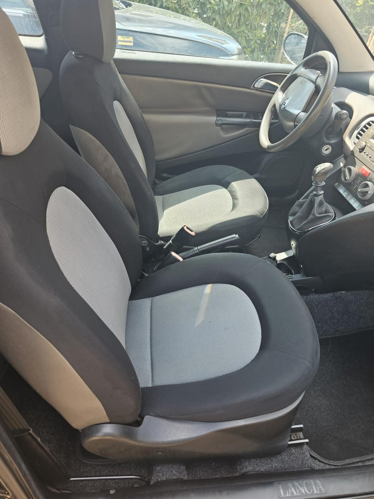 Lancia Ypsilon 1.2 Argento