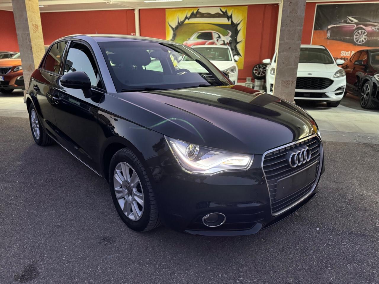 Audi A1 SB 1.6 tdi 90cv Led Navi Bicolor Neopatentati