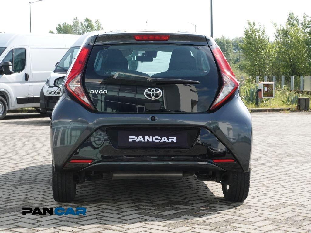 Toyota Aygo Connect 1.0 VVT-i 72 CV 5 porte x-play
