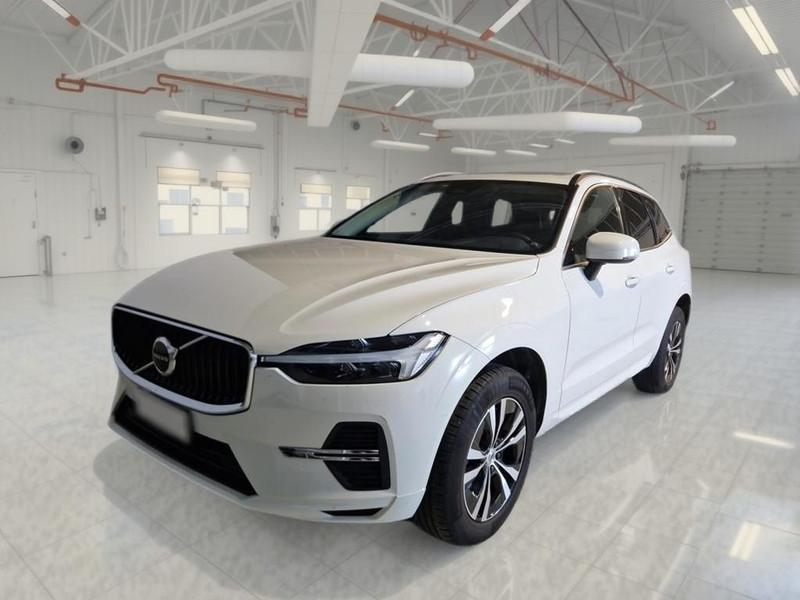VOLVO XC60 B4 D AWD automatico Momentum Pro MY22