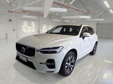 VOLVO XC60 B4 D AWD automatico Momentum Pro MY22