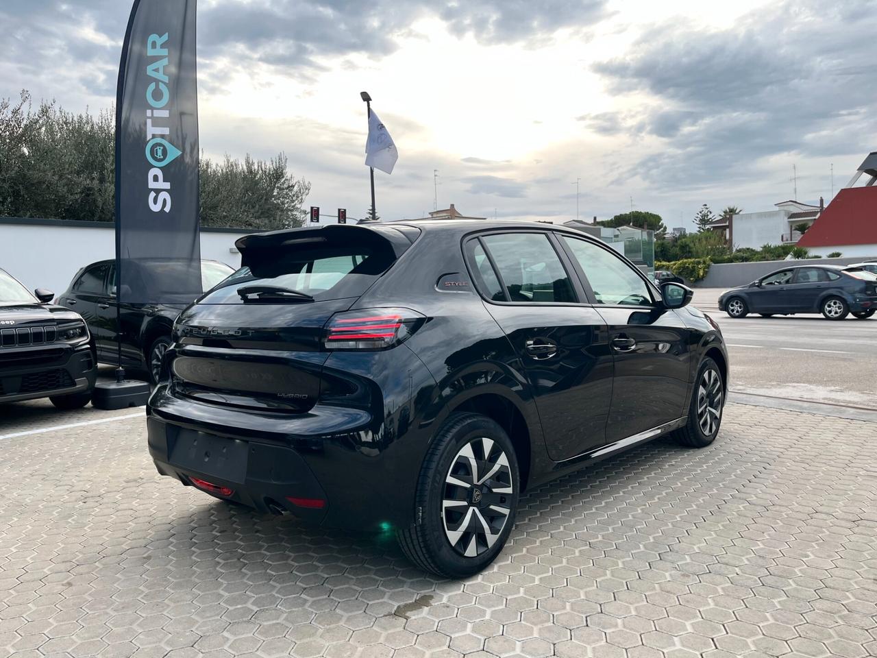 Peugeot 208 Hybrid 110 e-DCS6 Style Automatic Km0