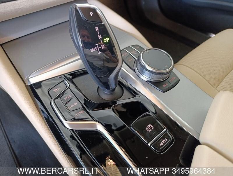 BMW Serie 5 520d 48V Touring Business*SEDILI RISCALDATI*TELECAMERA*PDC*FULL LED*GANCIO TRAINO*