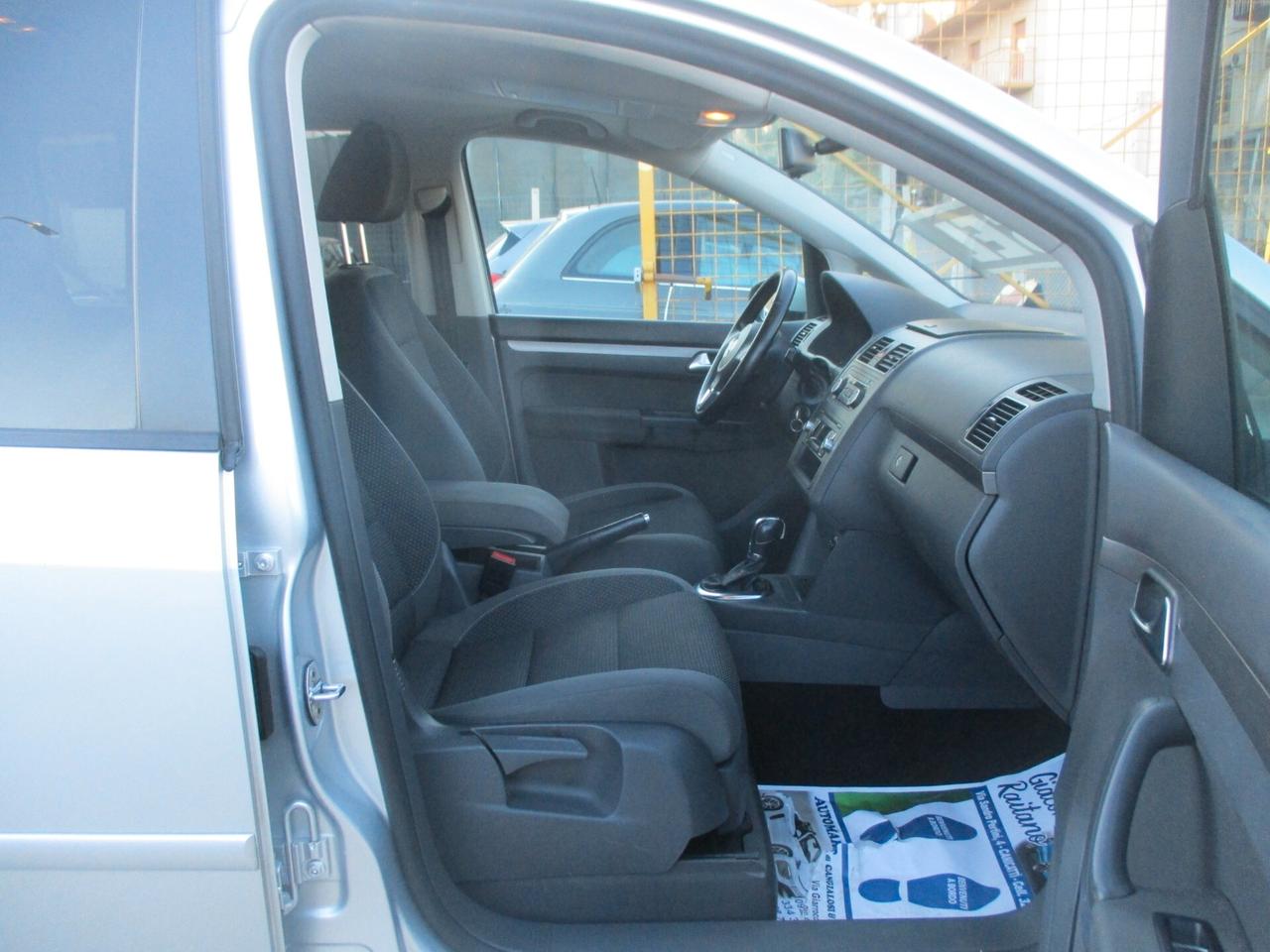 Volkswagen Touran 1.6 TDI DSG MOLTO BELLO 2012