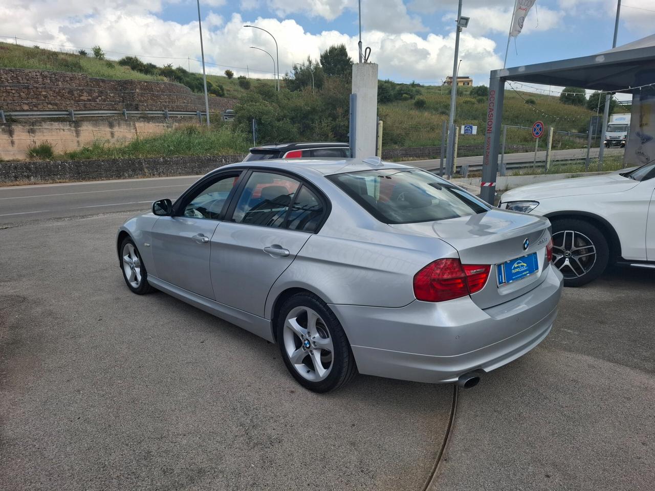 Bmw 320d 177cv bxenon-navi anno 2010
