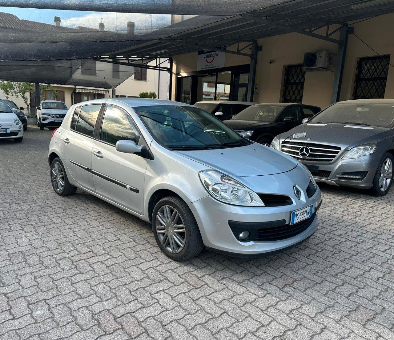 Renault Clio 5 Porte Clio 5p 1.5 dci AUTOMATICO OK NEOPATENTATO