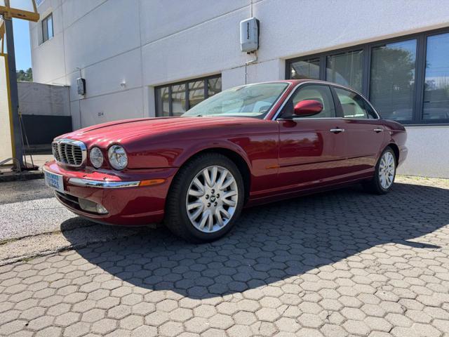 JAGUAR XJ 4.2 BENZINA V8 EXECUTIVE