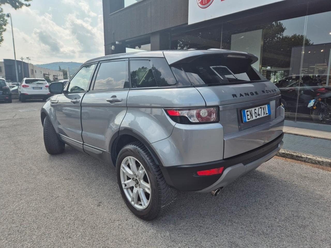 LR Range Evoque 2.2 TD4 Vers. PURE E5B -- 4x4!!!
