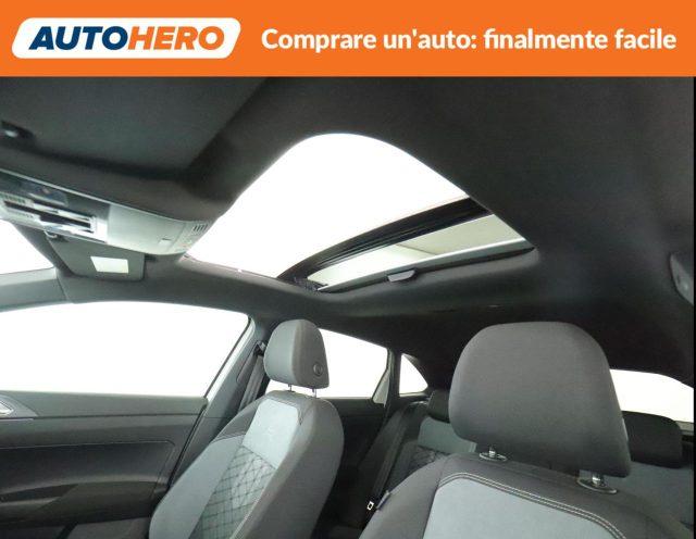 VOLKSWAGEN Taigo 1.0 TSI 110 CV R-Line