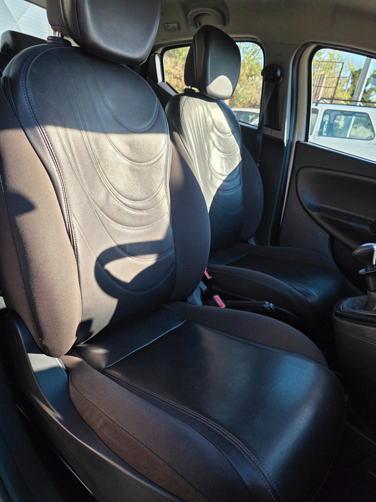 Lancia Ypsilon 1.2 69 CV 5 porte S&S Gold