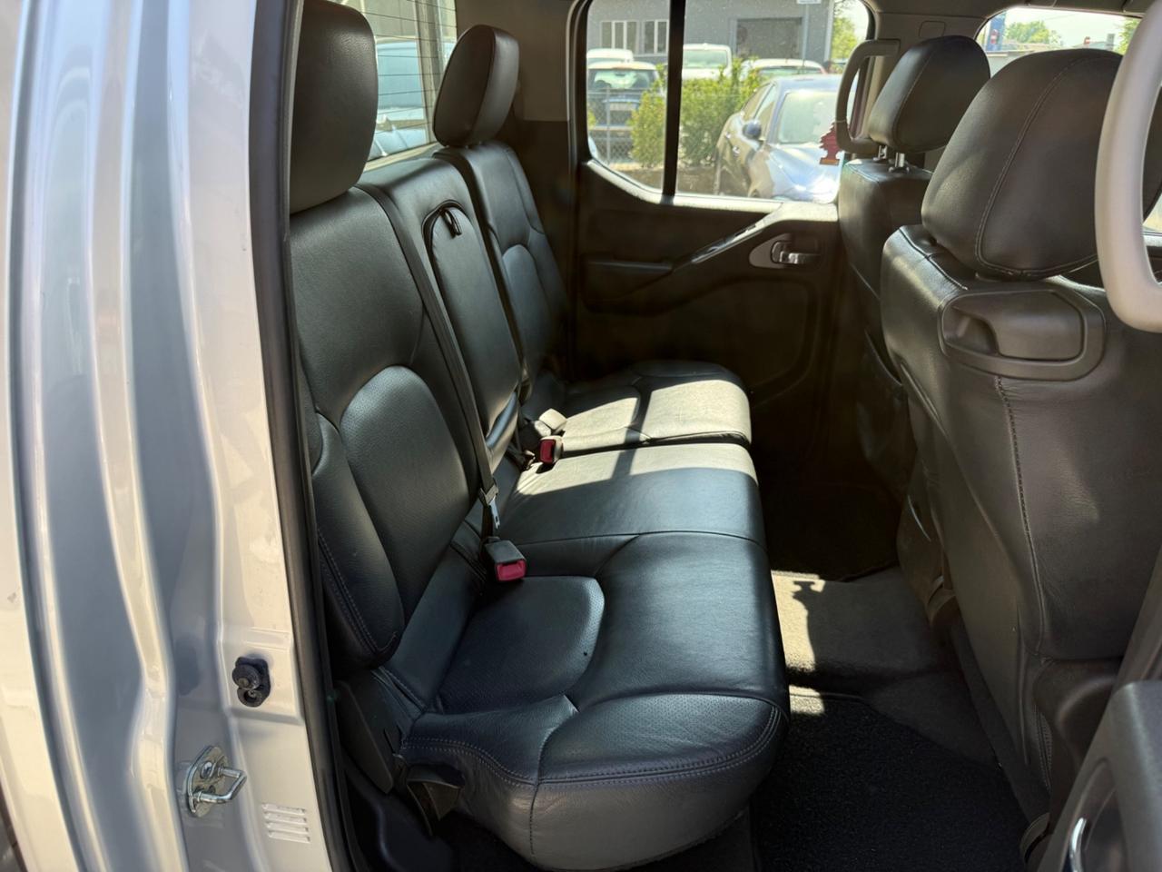 Nissan Navara 2.5 dCi 4 porte Double Cab LE