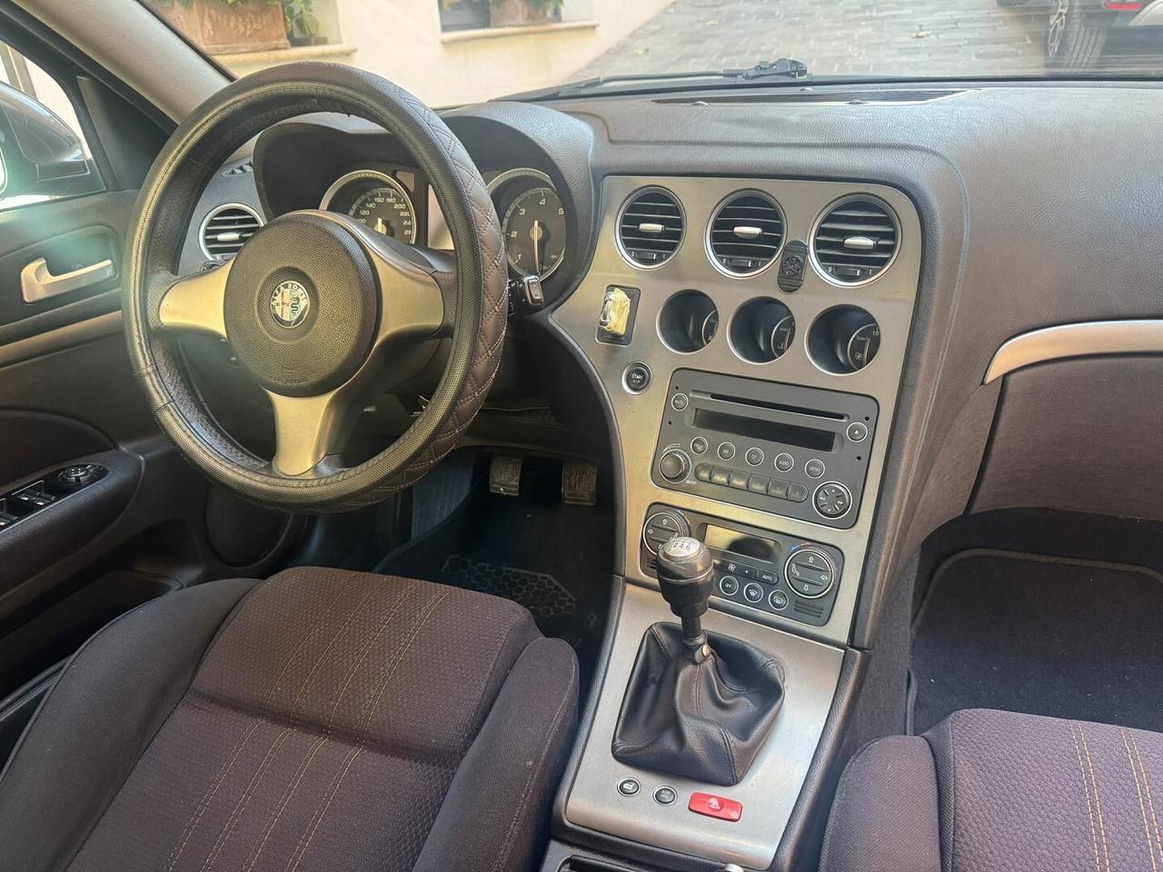 ALFA ROMEO 150 1.9 JTDm 16V Distinctive