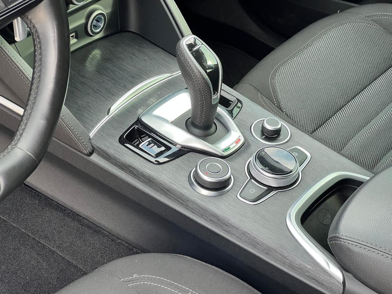 Alfa Romeo Stelvio 2.2 Turbodiesel 160 CV AT8 RWD Super Business