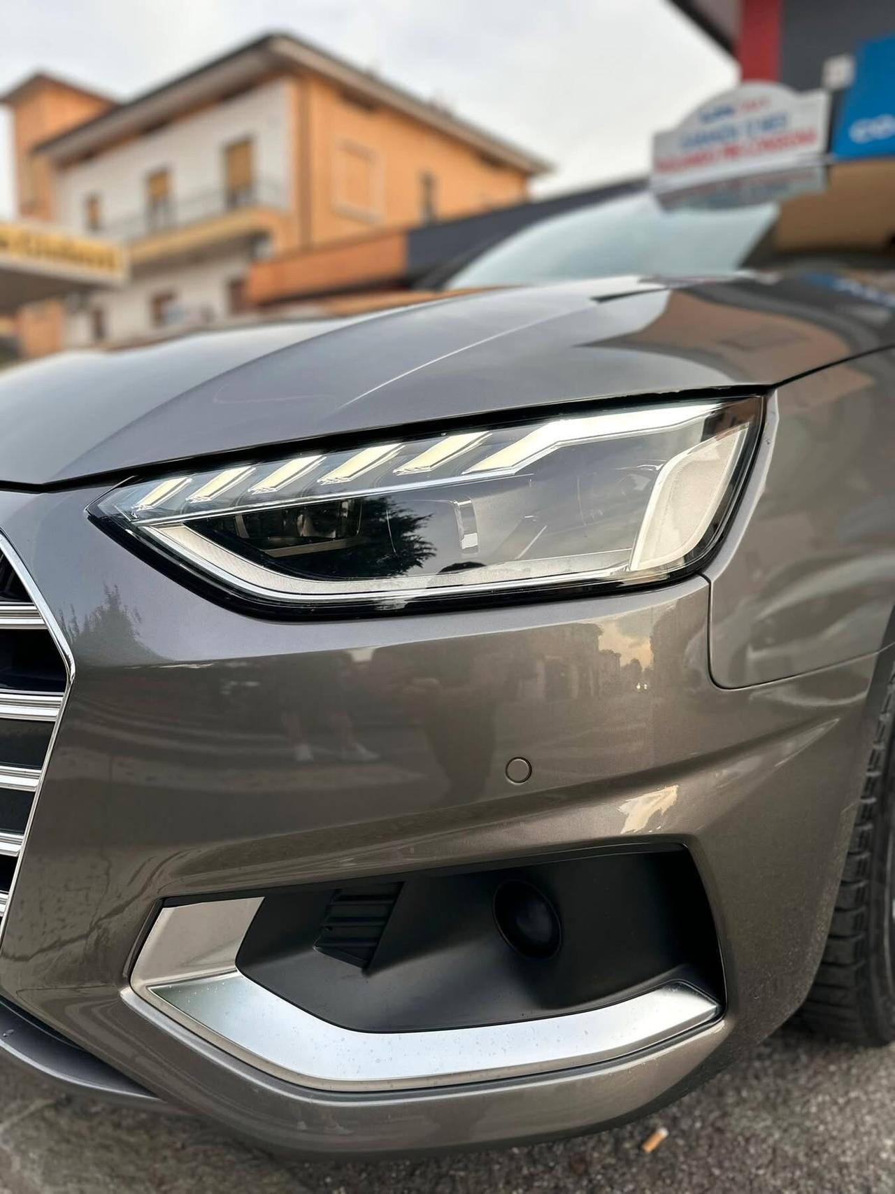 Audi A4 35 TDI/163 CV S tronic line edition