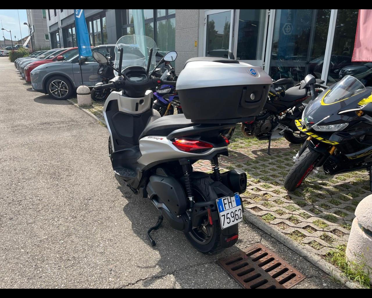 PIAGGIO Beverly - Beverly 300 ie S Abs-asr my21