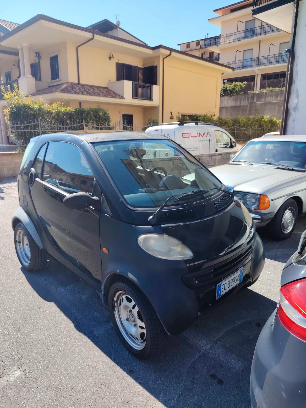 Smart 800 city-coupé passion cdi-296000 Km-