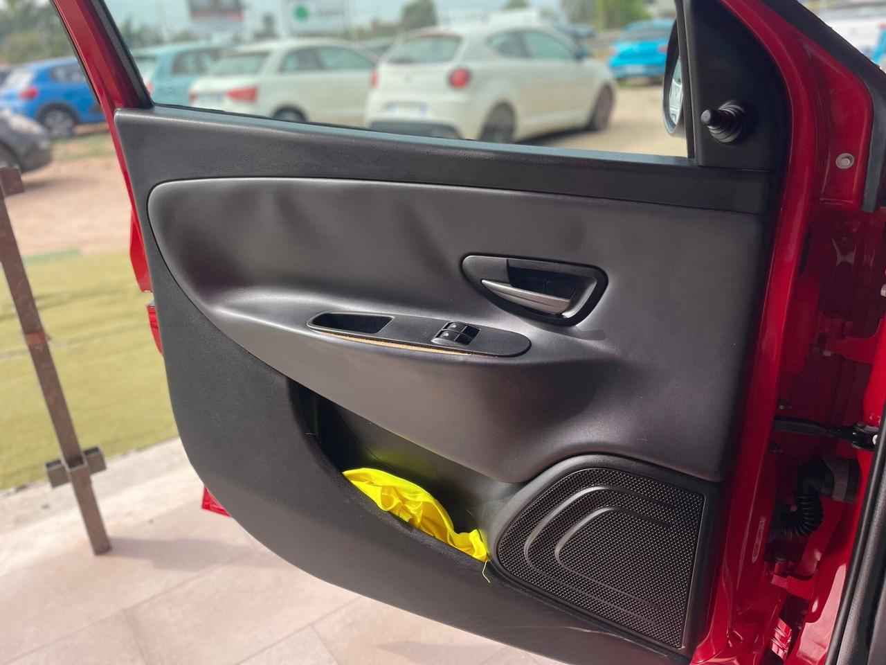 Lancia Ypsilon 1.2 69 CV 5 porte Gold