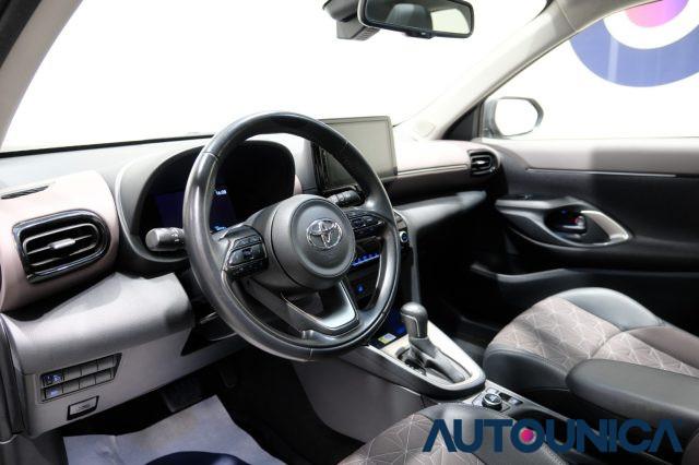 TOYOTA Yaris Cross 1.5 HYBRID E-CVT AWD-I 4x4 LOUNGE TETTO PANORAMA